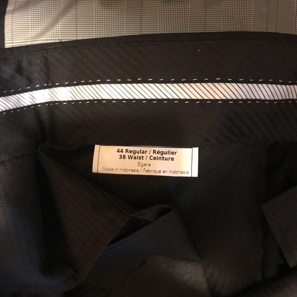 Like new 2 piece suit pants are 38 waist 30 length - Picture 4 of 4